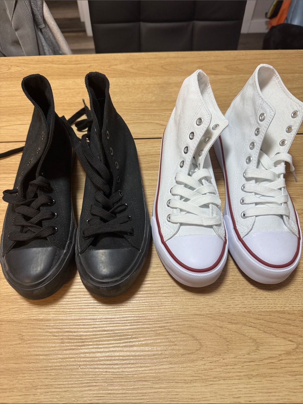 Black & White Sneakers size 7